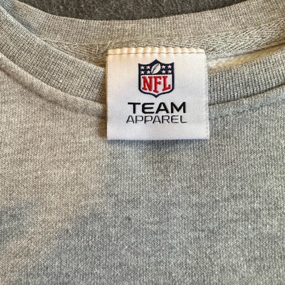 light grey New York Giants crewneck sweatshirt - Picture 5 of 8